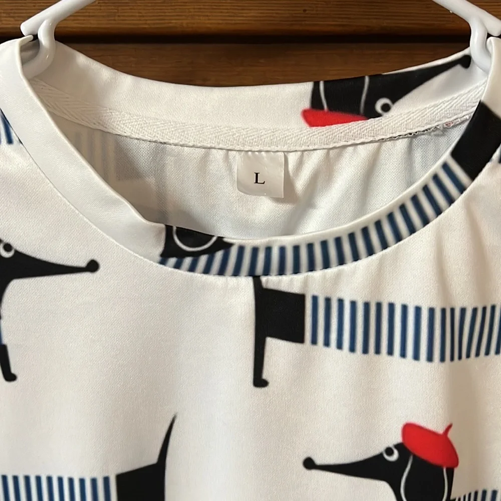 Women’s Large sweatshirt white with navy cartoon dachshunds red beret NEW - Picture 3 of 6